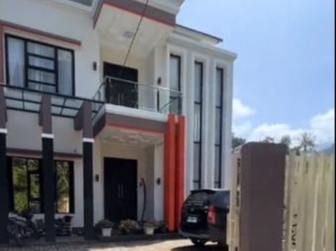 Penampakan Rumah Mewah & Megah Kopral TNI & Istri Sukses Jualan Online, Dulunya Tinggal di Asrama Kini di 'Istana'