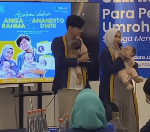 Potret Anisa Rahma Ajak Si Kembar Cantik Umrah Pertama Kalinya: Siap dengan Keheboohan Nanti