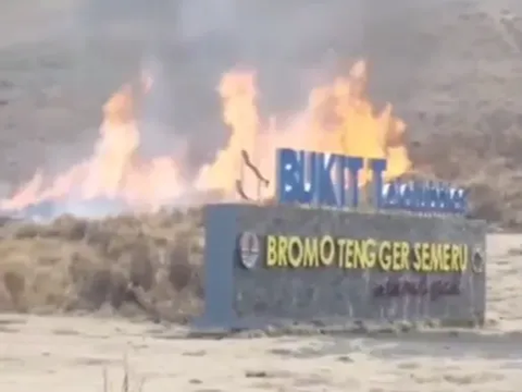 Fire on Mount Bromo Spreads to Poncokusumo Malang