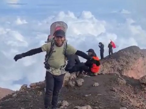 Viral Video Balita Diajak Mendaki Gunung, Begini Tanggapan Ayahnya