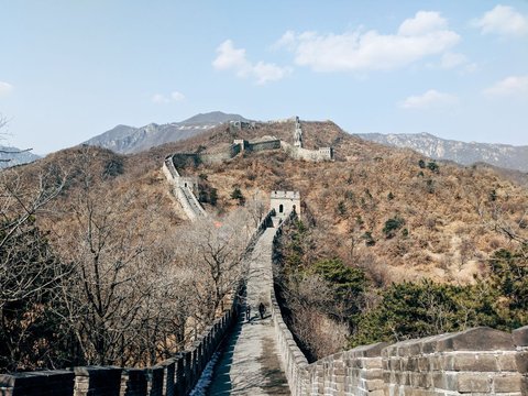 Creating a Shortcut to Home, 2 Residents Recklessly Damage the Great Wall of China