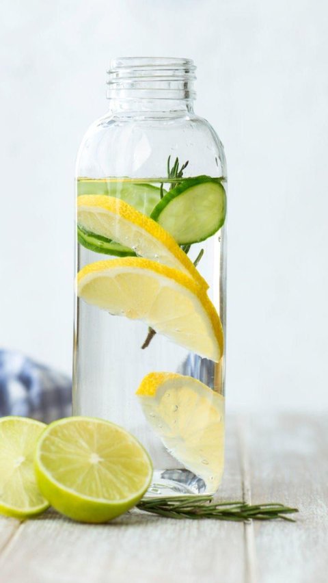 Resep Infused Water dan Manfaat, Ketahui Efek Sampingnya bagi Kesehatan