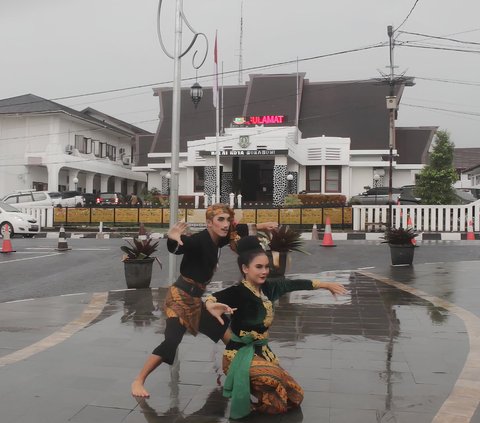 Sudah Ada Sejak 200 Tahun Lalu, Tari Rayak-Rayak Gambarkan Cara Anak Muda Sukabumi Bersyukur