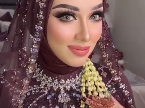 Manglingi dengan Arabian Look, Ini Detail Makeup Nikah Amira Karaman Istri Baru Reza Zakarya DA