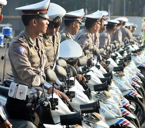 Netizen Kritik Emak-Emak Geser Pembatas Jalan Tol Hanya Ditilang, Begini Kata Polisi