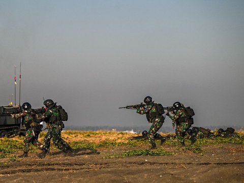 FOTO: Super Garuda Shield 2023, Ribuan Tentara Indonesia, AS, Singapura, Jepang hingga Inggris Unjuk Gigi dalam Latihan Perang di Situbondo