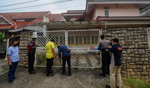 Hengki menyebutkan, petunjuk berupa file berjudul 'To You Whomever' yang ada di laptop milik korban. Laptop terletak di ruang kerja suami dari GAH. 