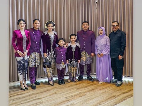 Potret Cantik Sarah Menzel di Acara 7 Bulanan Aurel, Momen Bareng Azriel Disebut Bak Foto Prewed