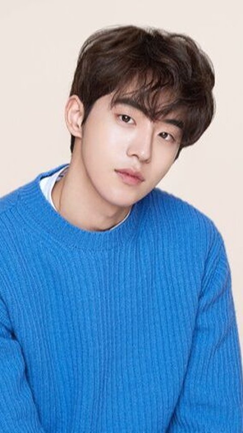 Nam Joo Hyuk pernah terlibat dalam kasus pelecehan seksual dalam sebuah grup obrolan, sementara Hyunjin Stray Kids mengakui terlibat dalam kasus perundungan dan bahkan meminta maaf serta mengambil hiatus sebagai respons atas perbuatannya. Namun, Dispatch memberikan perlakuan berbeda terhadap Kim Hieora dalam kasusnya.