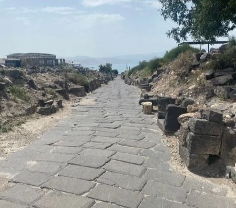 Jalan-Jalan di Taman, Remaja Israel Temukan Cincin Berusia 1.700 Tahun