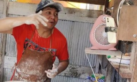Jenuh Jadi PNS, Pria Ini Pilih Rintis Bisnis Ayam Goreng Tepung