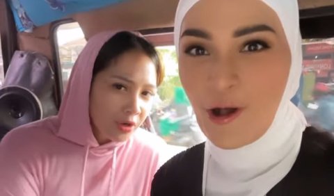 Nagita Slavina dan Putri Zulhas rupanya akan berangkat ke pasar. Keduanya hendak berbelanja.