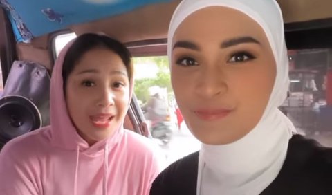 Penampilan Nagita saat naik angkot bikin salfok. Potretnya dipuji cantik.<br>