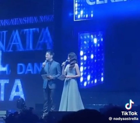 Acara ini juga dibawakan oleh MC kondang ibu kota, Daniel Mananta dan Natasha Manuella yang merupakan Miss Indonesia 2016 sekaligus Miss World Indonesia. Keduanya memang dikenal sebagai MC papan atas untuk berbagai acara.