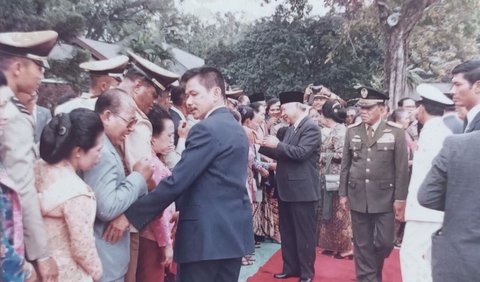 Ketika Soeharto sudah menjadi presiden, sementara Benny menjadi intel di Kuala Lumpur dan Seoul, Benny selalu didatangkan secara khusus untuk menjaga keselamatan Soeharto jika ada lawatan ke luar negeri.