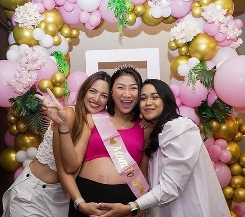 Diperlakukan Bak Teman dan Diberi Kejutan Mewah Oleh Istri Ardi Bakrie, Ini Deretan Potret Baby Shower Tere Asisten Nia Ramadhani