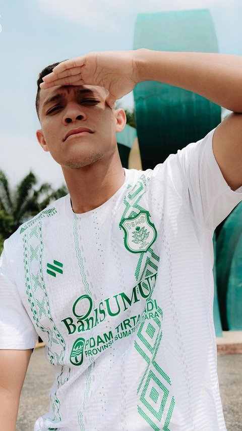 Begini penampilan Jersey baru PSMS Medan yang berwarna putih. 