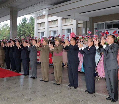 FOTO: Momen Kim Jong-un Berangkat ke Rusia untuk Temui Putin, Naik Kereta Lapis Baja