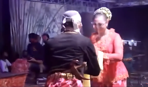 Makna seni Tayuban Cirebon sebagai penguat ikatan pernikahan