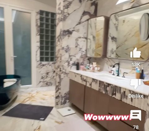 Potret Kamar Luna Maya Super Nyaman Bak di Hotel, Kamar Mandi Berlapis Marmer & Bathtub Ada Sandarannya