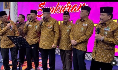 Para Jenderal TNI Senior Berkumpul, Dari SBY-Prabowo Gagah Berbatik Coklat Nyanyi Lagu 'Manis dan Sayang'