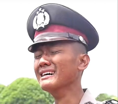 Para siswa Seba ini juga tak bisa menyembunyikan tangisan. Mereka menangis di momen bahagianya. Para siswa Seba ini terus berjuang di kepolisian.