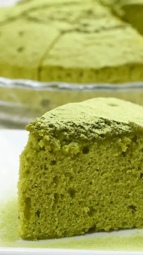 <b>4. Bolu Kukus Green Tea</b>