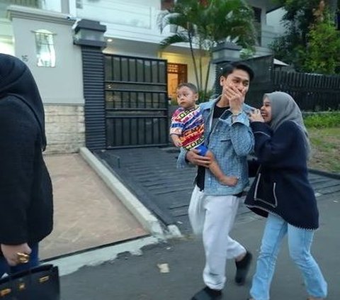 10 Potret Mira Hayati 'Si Ratu Emas', Beli Ferrari Rizky Billar Tunai Uang 3 Miliar Dibungkus Plastik