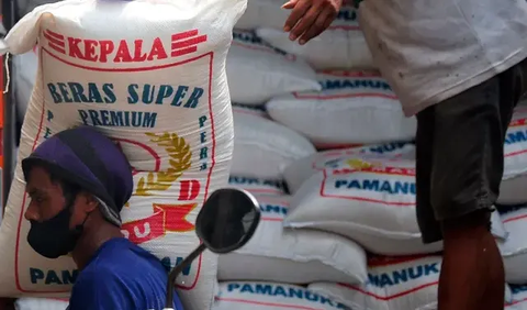 Meski saat ini beras mengalami kenaikan harga, untuk stok beras masih dalam kondisi aman. Dia mengatakan saat ini cadangan beras di gudang Bulog masih sekitar 19.000 ton.