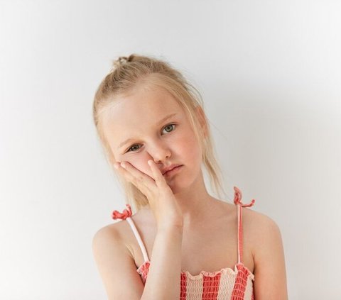 Lakukan 6 Cara Ini Untuk Meredakan Bibir Pecah-pecah Pada Anak