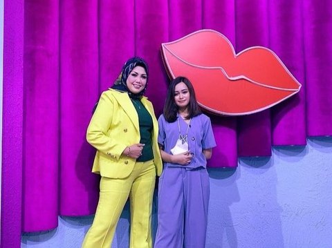 10 Foto Ulfi Damayanti yang Disebut Cantik Sekali, Sang Kekasih Jadi Sorotan