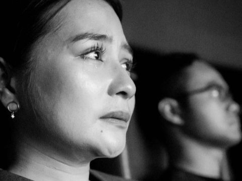 Bikin Pangling, 8 Foto Prilly Latuconsina Pakai Kebaya Saat Premiere Film Terbaru di Toronto