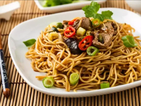7. Resep Chinese Food Mie Goreng Shanghai<br>