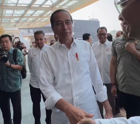 Momen Raffi Ahmad Naik Kereta Cepat Bareng Jokowi, Sambil Salaman Presiden 'Udah Lama Enggak Ketemu'