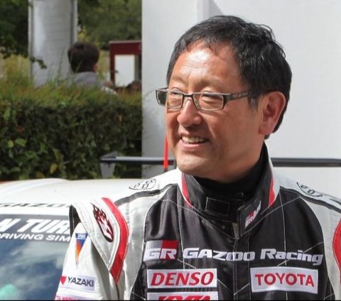 Serunya Chairman Toyota Kasih Jempol saat Mengendarai Honda HR-V