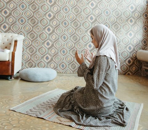 Prayer on the Last Wednesday of the Month of Safar, Asking for Protection from Calamity during Rebo Wekasan