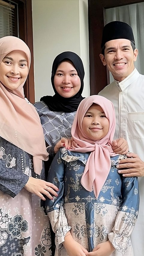 Simple and Refreshing, Look at the Togetherness of Adrian Maulana's Family