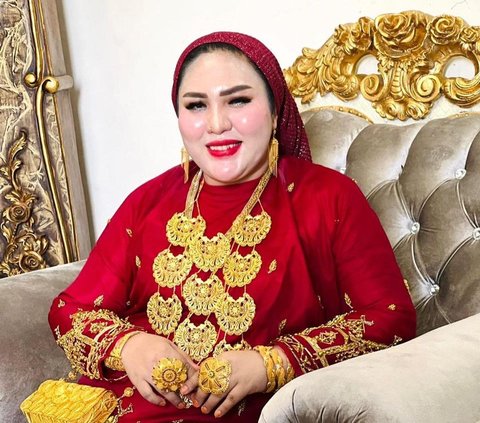 Boss Skincare 'Golden Queen' Mira Hayati Always Looks Glowing, Turns Out Her Real Face is Completely Different