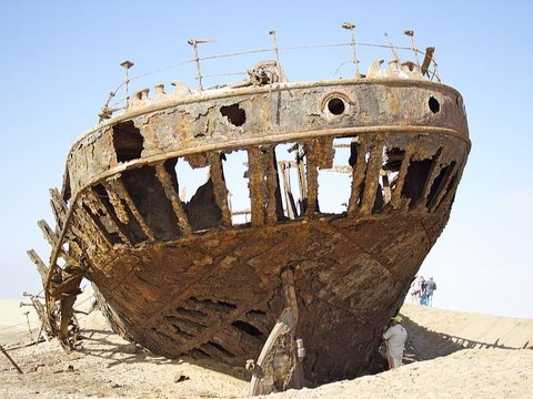 Terkubur Selama 5 Abad di Padang Pasir, Bangkai Kapal Ditemukan Berisi Harta Karun 2.000 Koin Emas
