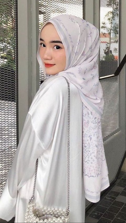 Simple Pashmina Motif Styling, Sweet and Fashionable Look
