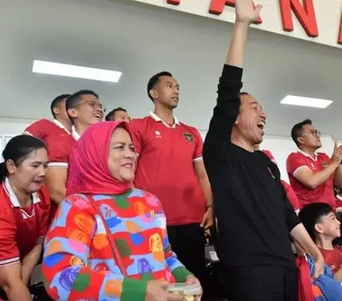 Iriana Jokowi's Adorable Sweater Caught Attention, Its Price Makes You Weak