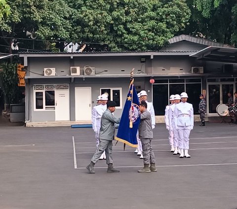 Momen Mantan Kabakamla Laksdya TNI Aan Serahkan Tongkat Komando ke Laksdya Irvansyah