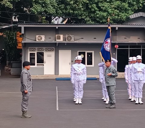 Momen Mantan Kabakamla Laksdya TNI Aan Serahkan Tongkat Komando ke Laksdya Irvansyah