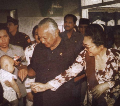 Detik-Detik Ibu Tien Soeharto Mengembuskan Napas Terakhir, Ditemani Pak Harto, Sigit dan Tommy