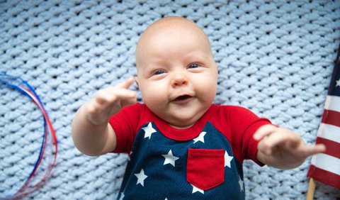 Mitos tentang Menggunduli Rambut Bayi