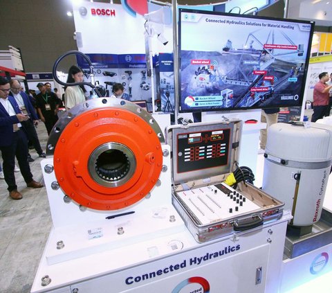 Ajang pameran Indonesia Energy & Engineering (IEE) 2023 kembali digelar tahun ini. <br><br>Kali ini pemeran tersebut digelar di JIExpo Kemayoran, Jakarta, Rabu (13/9/2023).<br>