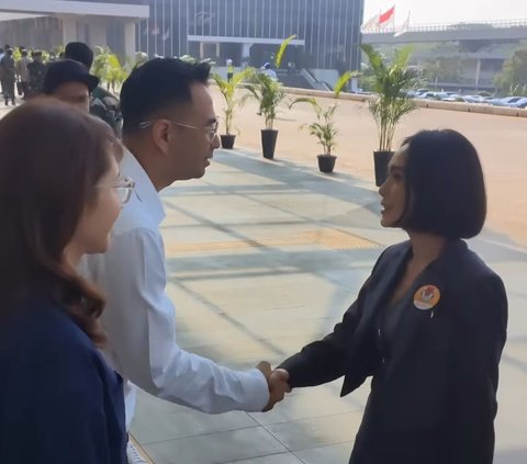 Potret Yuni Shara Temani Jokowi Coba Kereta Api Cepat, Ada Momen Foto sama Eks Jenderal Kini Tangan Kanan Presiden