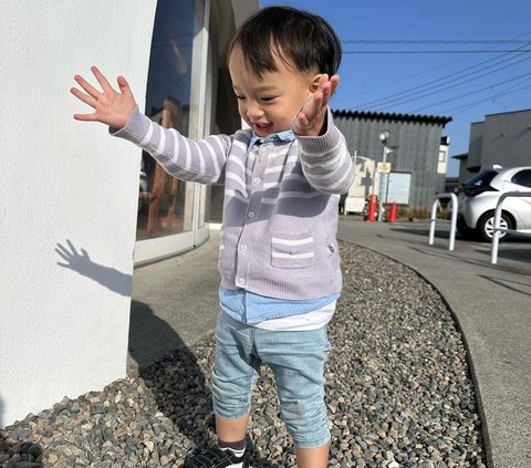 Disebut 'Baby JK', Potret Baby Anzel Anak Audi Marissa yang Ganteng dan Gayanya Modis Abis