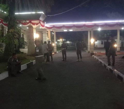 KPK Geledah Rumah Dinas Bupati Lamongan