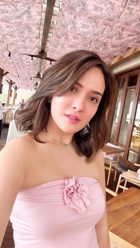 Hot Mom, Ini 6 Potret Terbaru Shandy Aulia dengan Gaya Rambut Pendek